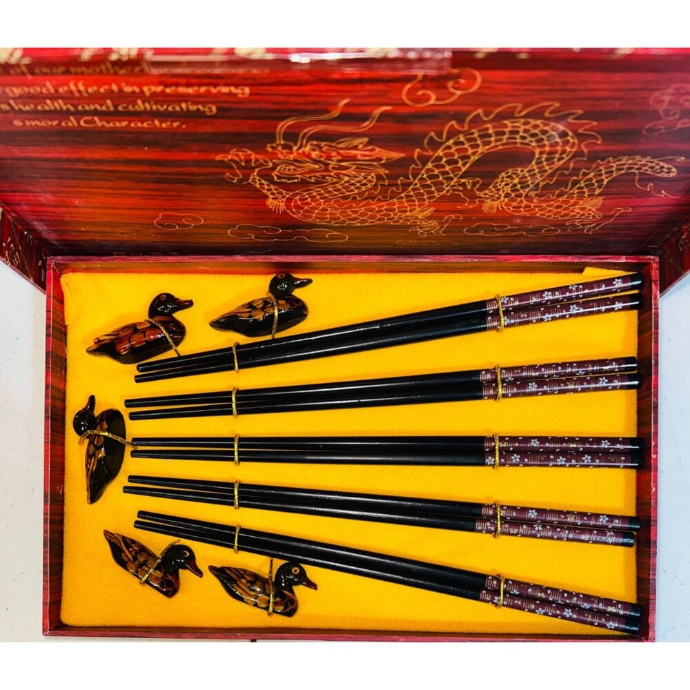 Decorative Dragon Box With 5 Pairs Of Floral Chopsticks with Duck Rests - Picture 2 of 6